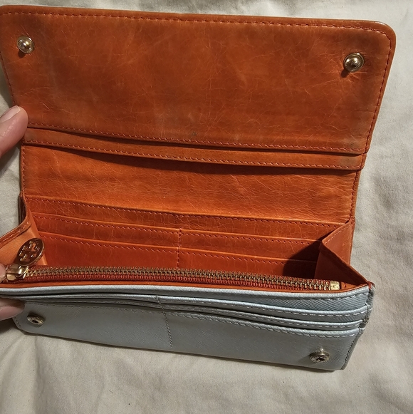 Tory Burch Light Blue Card Holder with Gold Logo - Picture 2 of 3